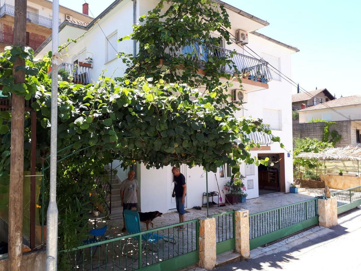 Apartments Luki Trogir Exterior foto